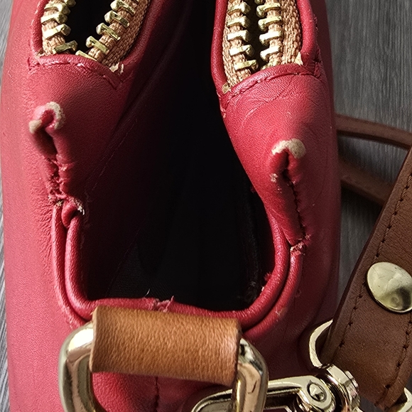 Valentina Italia Genuine Leather Red Crossbody Bag Made in Italy Gold Hardware - Picture 13 of 16
